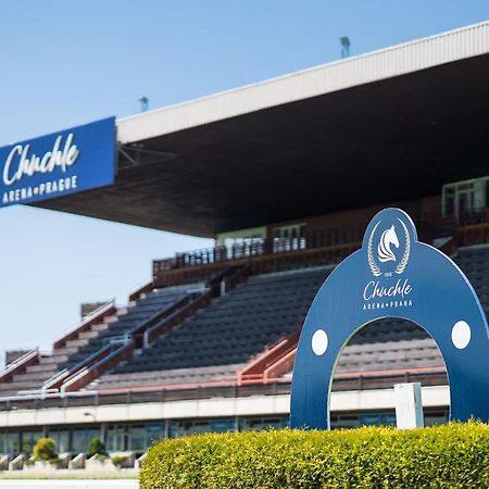 B&B Chuchle Arena Praha Luaran gambar