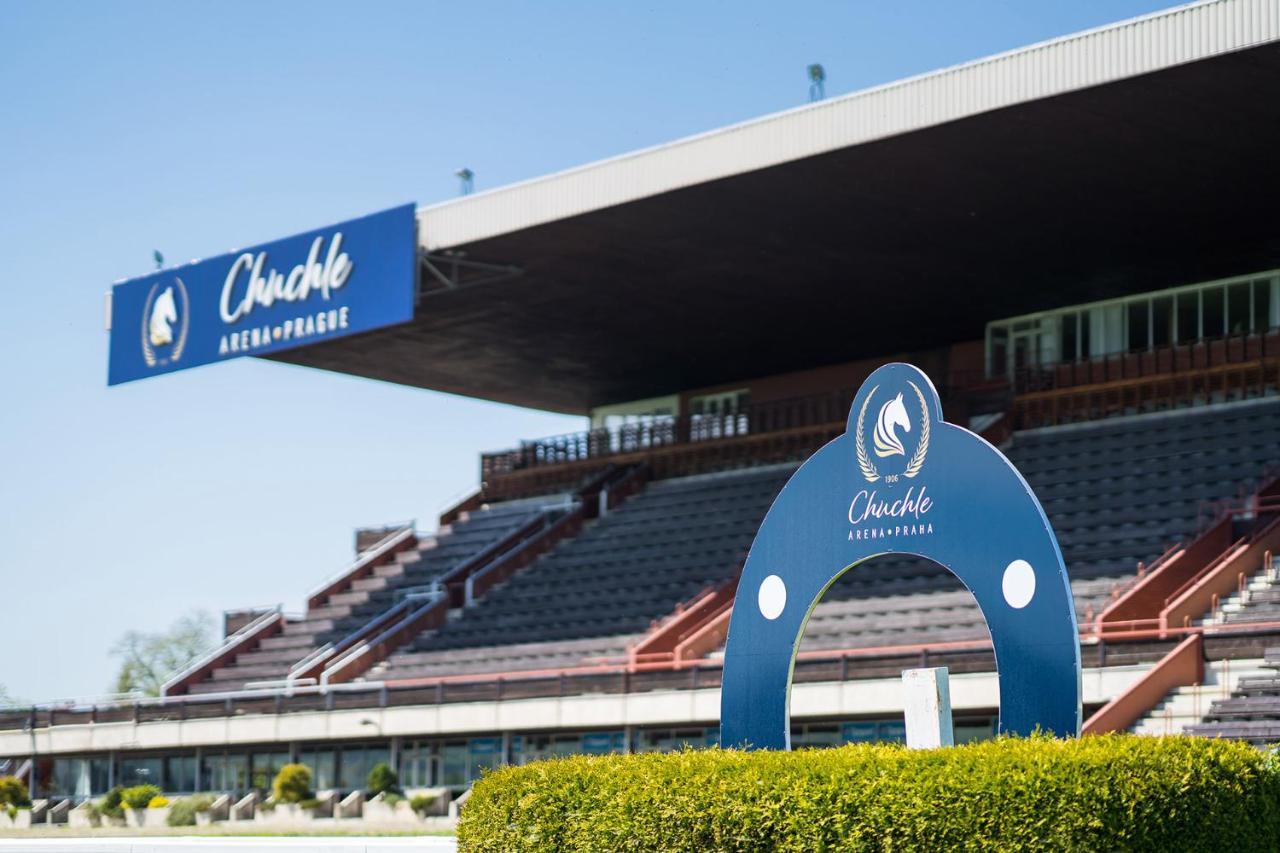 B&B Chuchle Arena Praha Luaran gambar