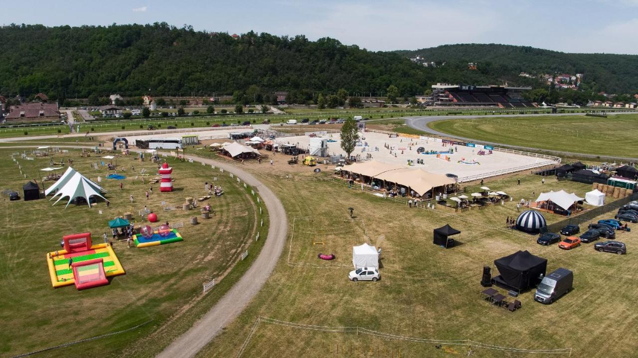 B&B Chuchle Arena Praha Luaran gambar
